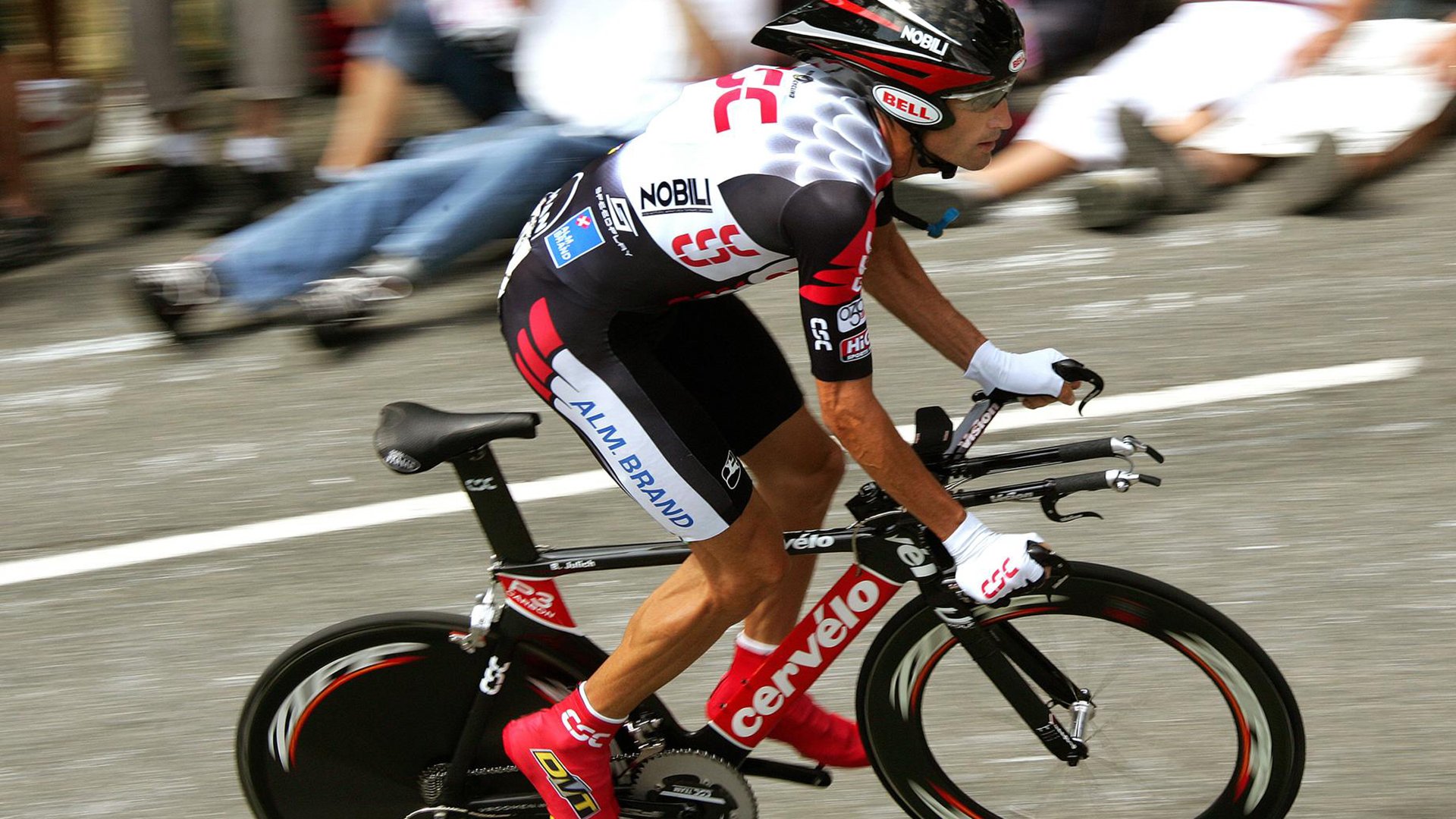 久保建英爆发，哥伦比亚打穿马里，足球世界的平行叙事与命运交汇