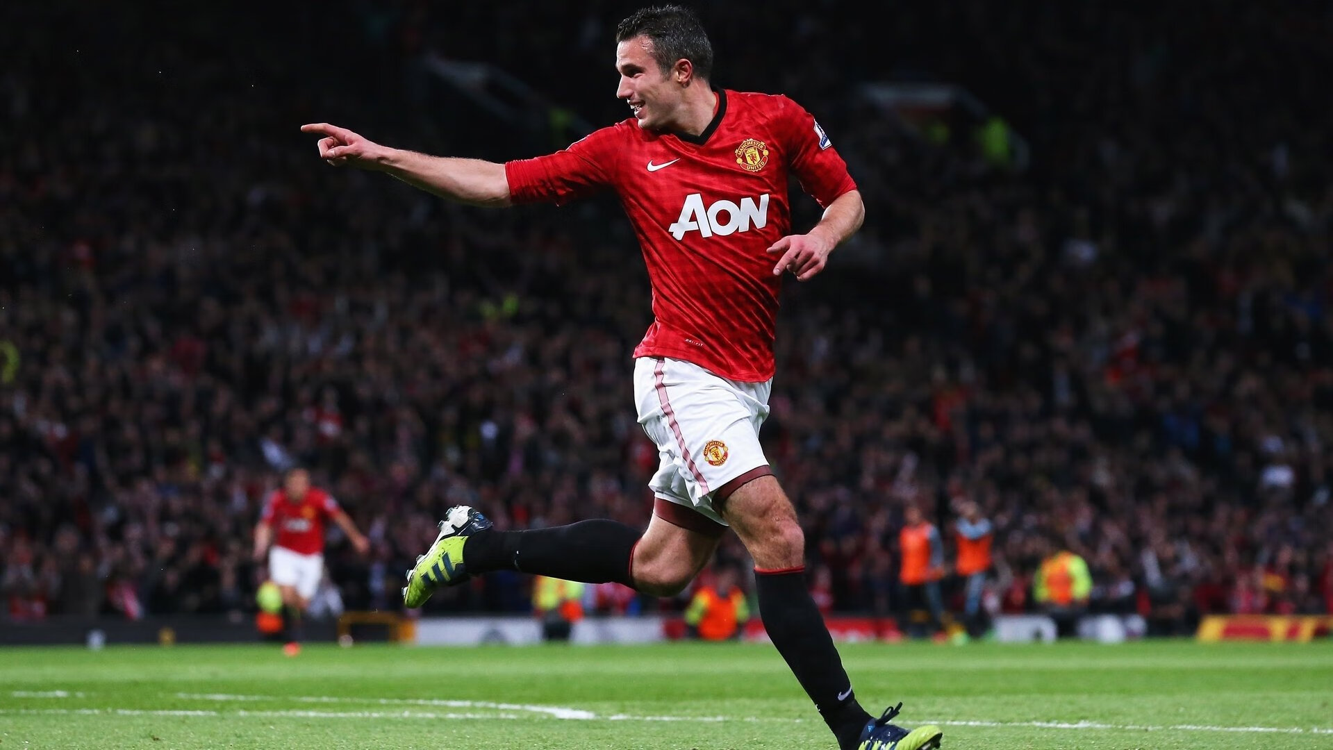 当布克在英超接管比赛，吉林队却在篮球场翻盘活塞，体育世界的错位与共鸣