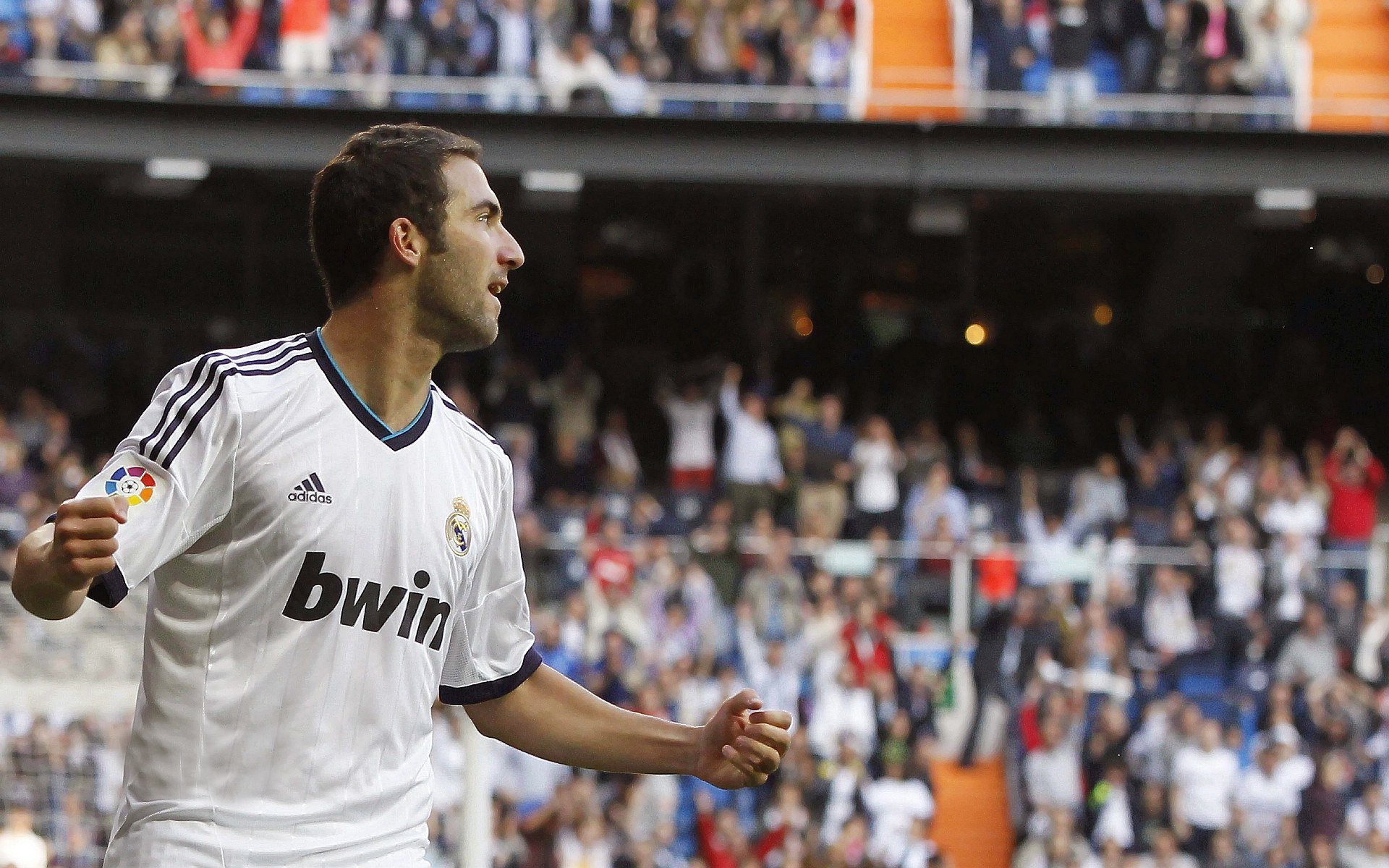 德甲争冠战之夜,巴尔韦德用一记惊世倒钩,将巨星价值刻入历史