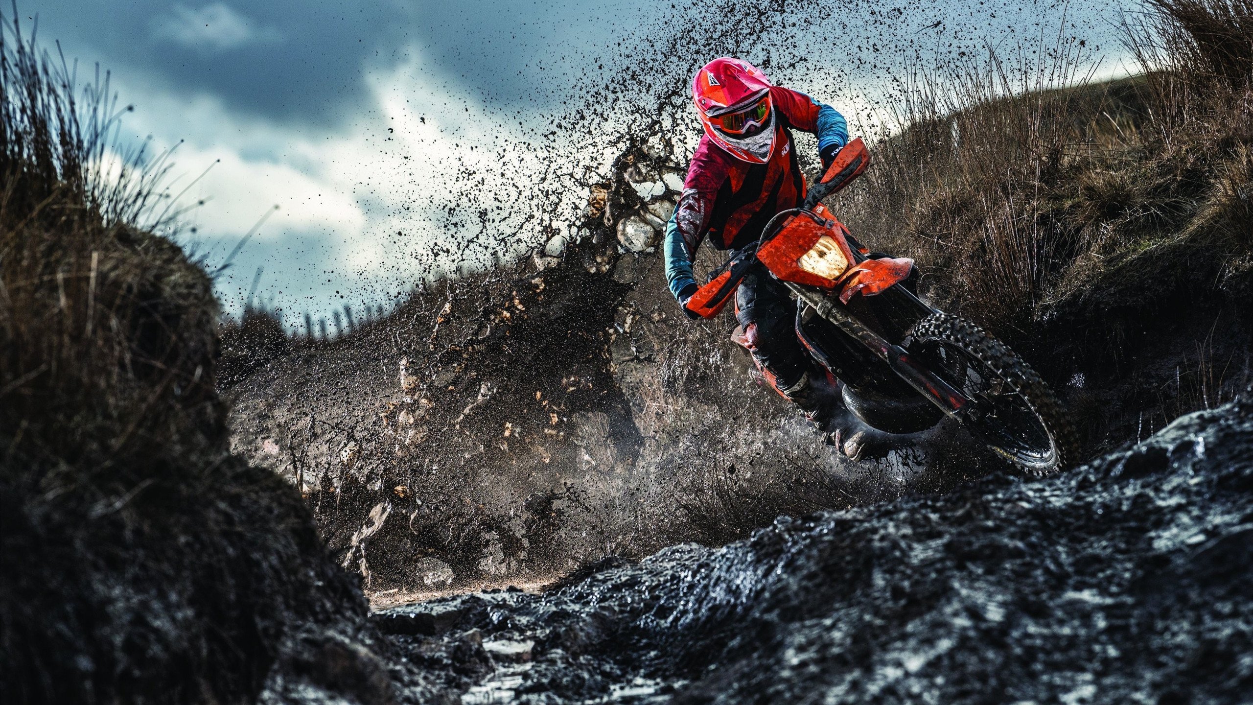 阿根廷对阵伊朗,当巴斯托尼扛起全队,足球在废墟上重生